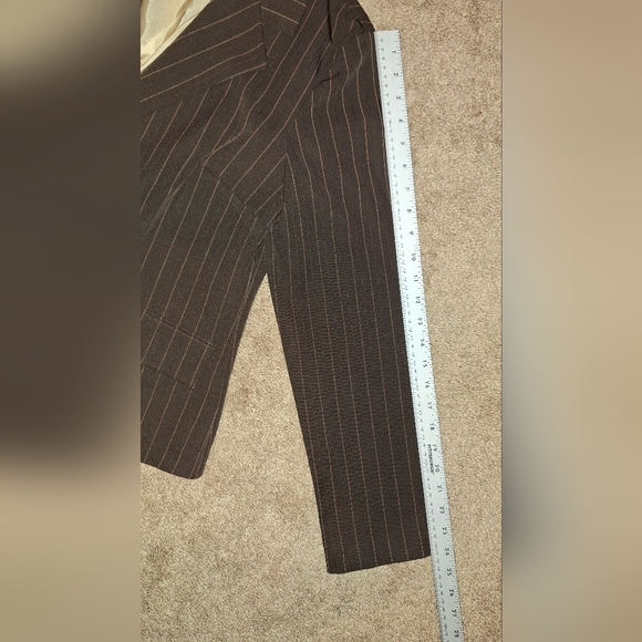 CATO / BROWN PINSTRIPE WOMEN'S PANTS SUIT / SIZE 10/12 - Picture 5 of 14